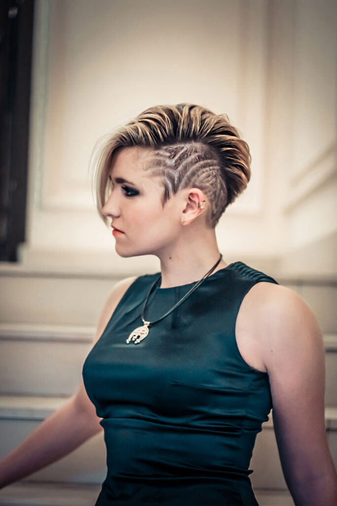 Женская-стрижка-мелирование-на-шапочке-Настя-Пожилова-1