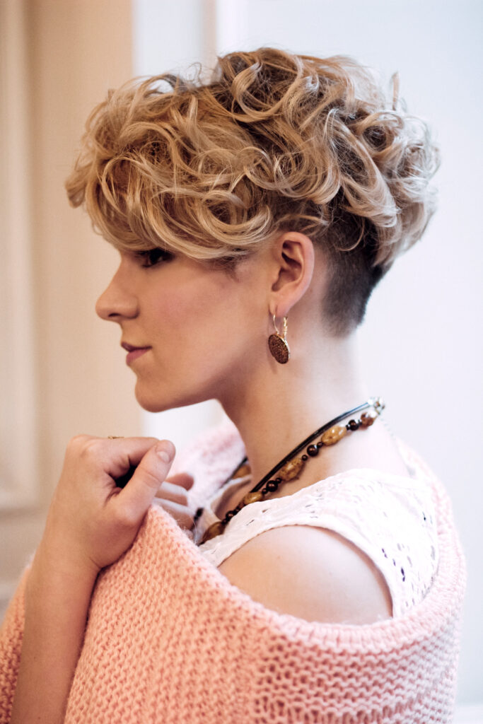 Женская-стрижка-мелирование-на-шапочке-Настя-Пожилова-29